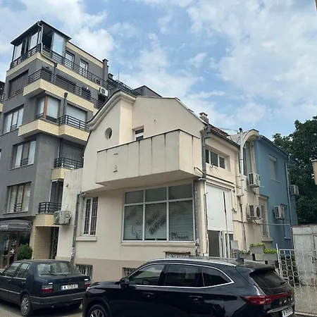студио за гости при нана Casa de hóspedes Burgas